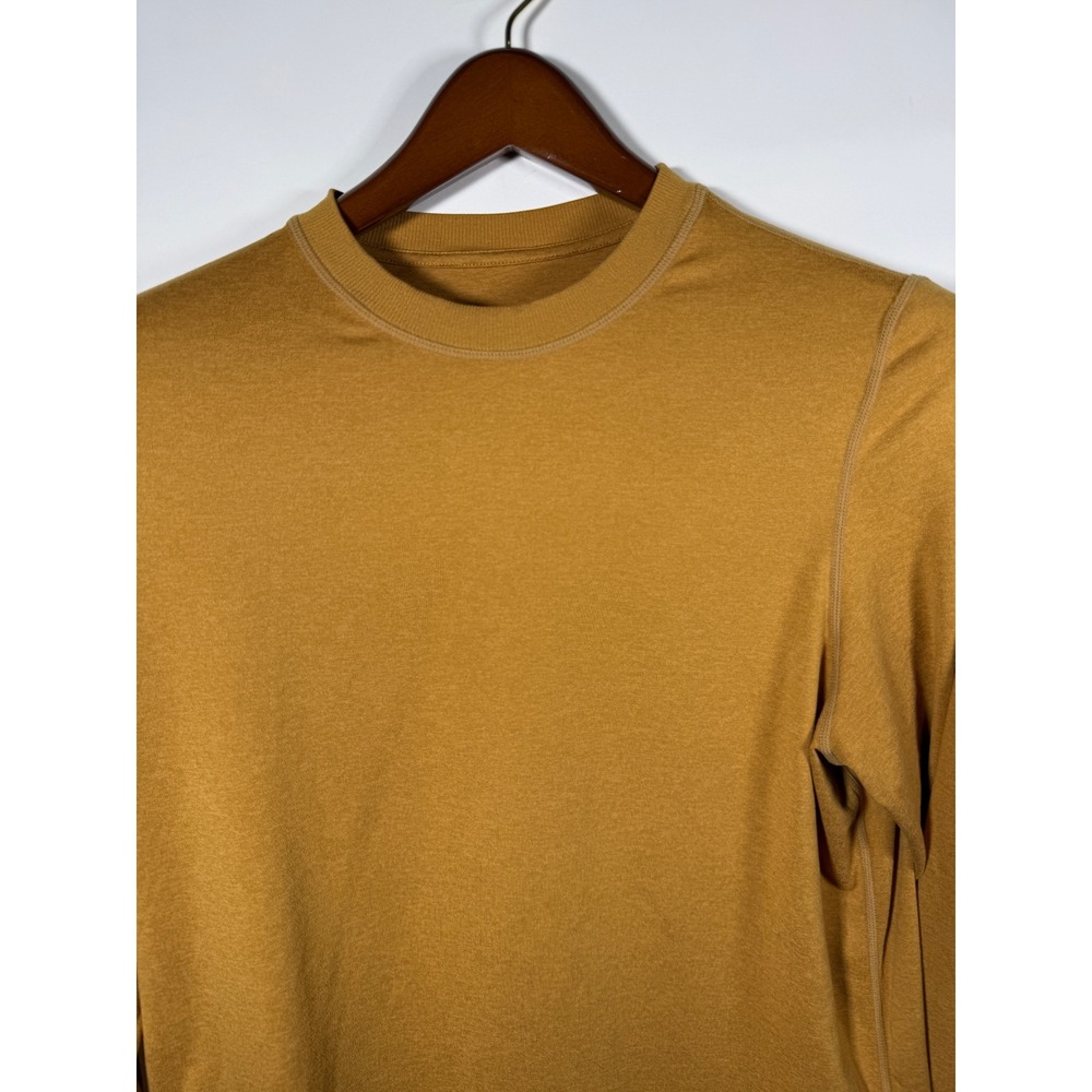 Vuori‎ Mens Long Sleeve Performance Crewneck Mustard Yellow Stash Pocket Small - Picture 2 of 8